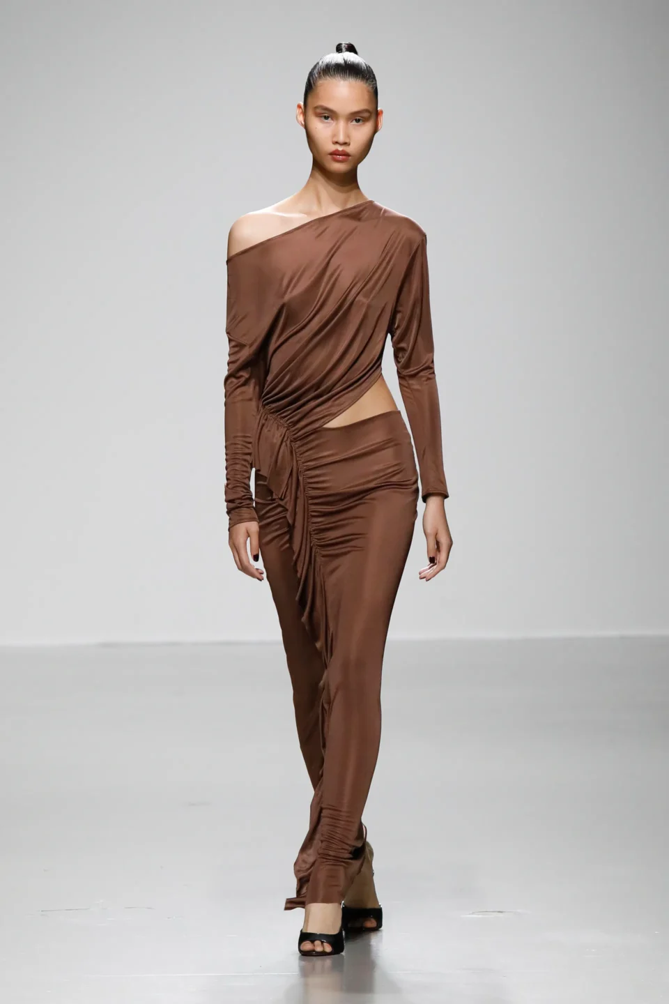 00037-atlein-spring-2024-ready-to-wear-credit-brand