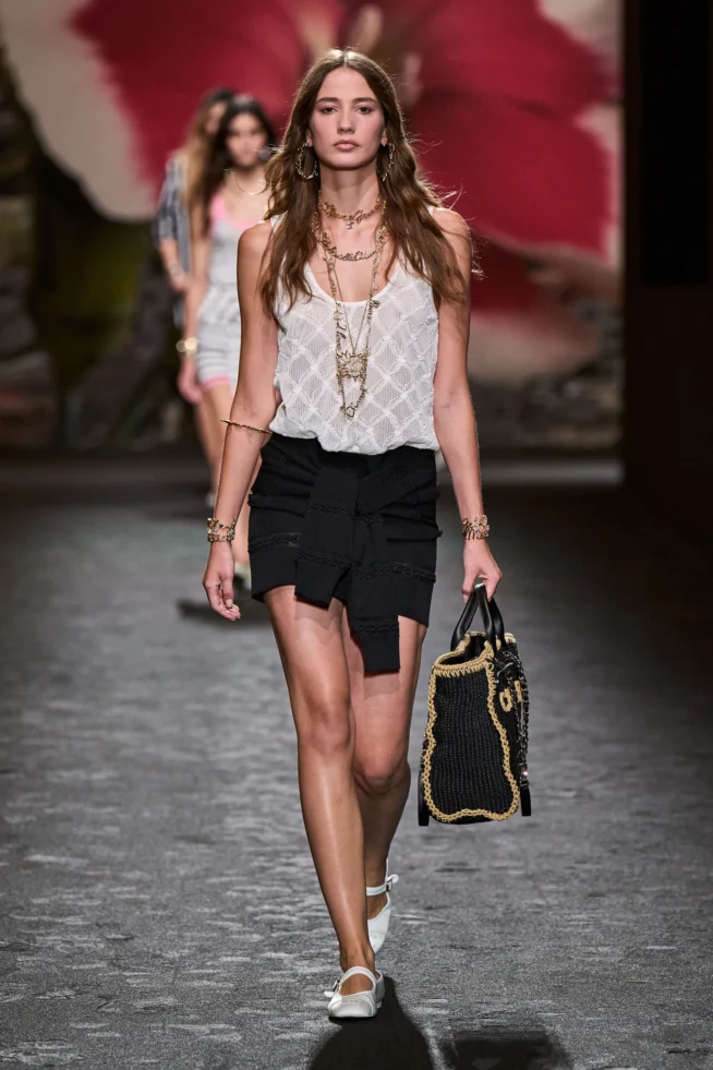 00037-chanel-spring-2024-ready-to-wear-credit-gorunway