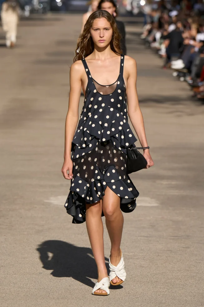 00039-stella-mccartney-spring-2024-ready-to-wear-credit-gorunway