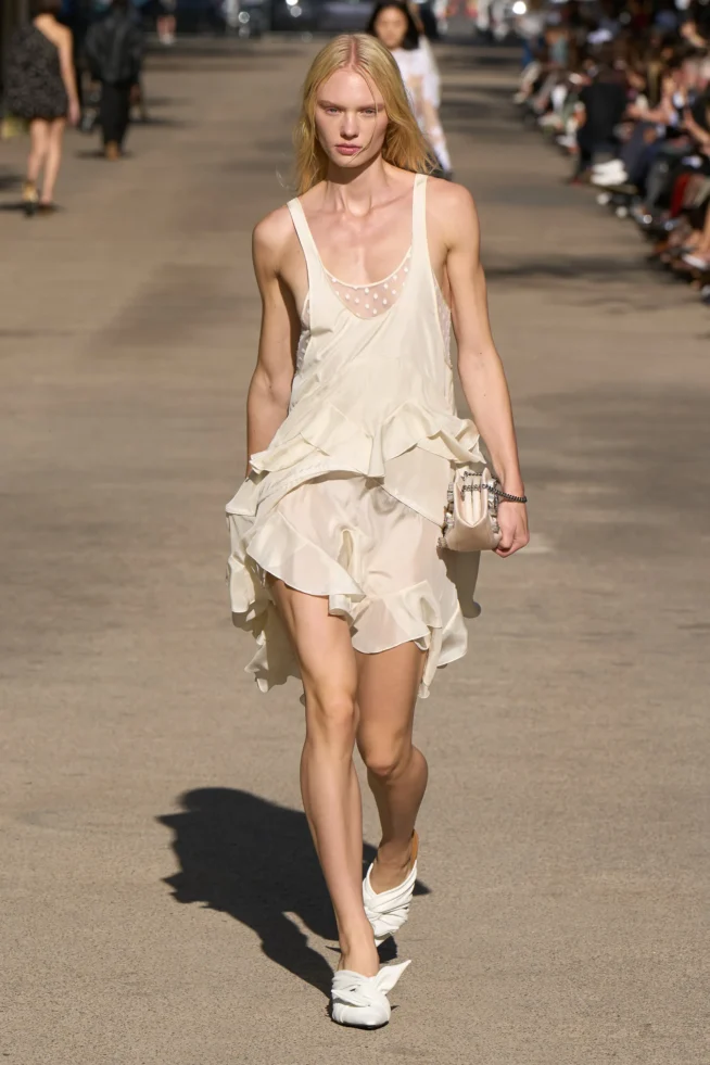 00041-stella-mccartney-spring-2024-ready-to-wear-credit-gorunway