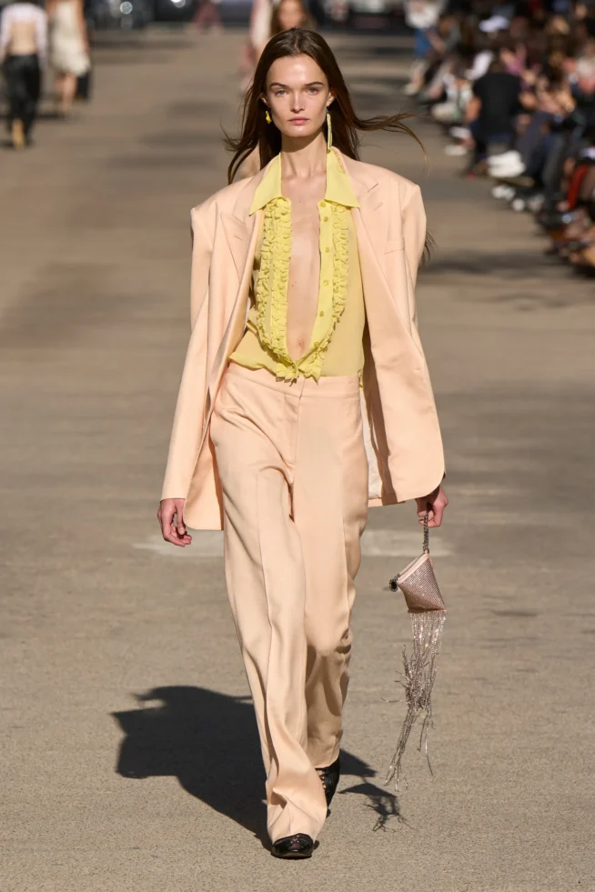 00046-stella-mccartney-spring-2024-ready-to-wear-credit-gorunway