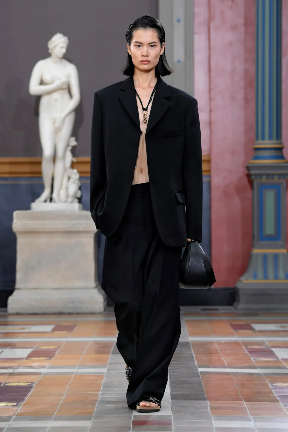 00048-valentino-spring-2024-ready-to-wear-credit-brand