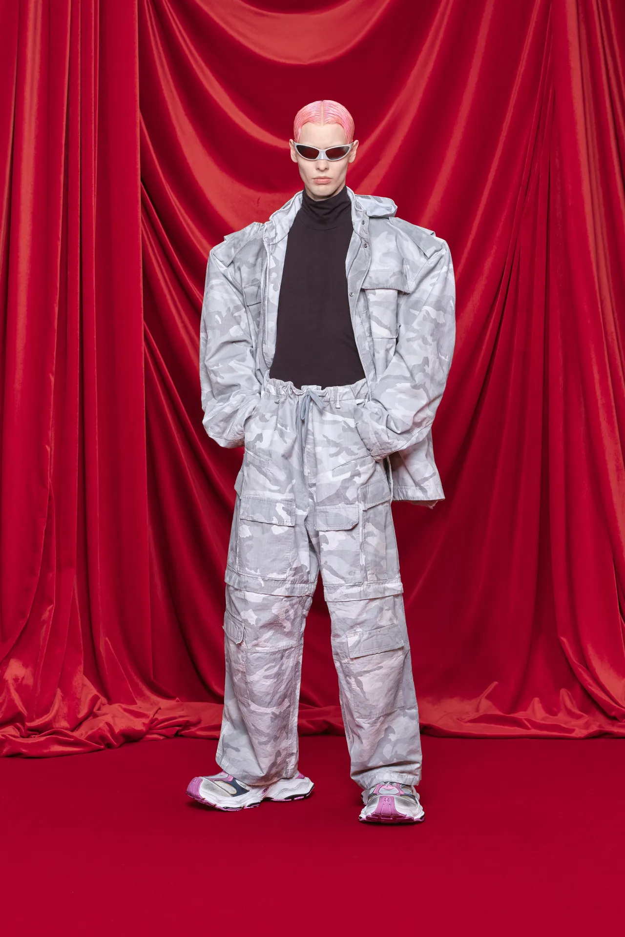 00050-balenciaga-spring-2024-ready-to-wear-credit-brand