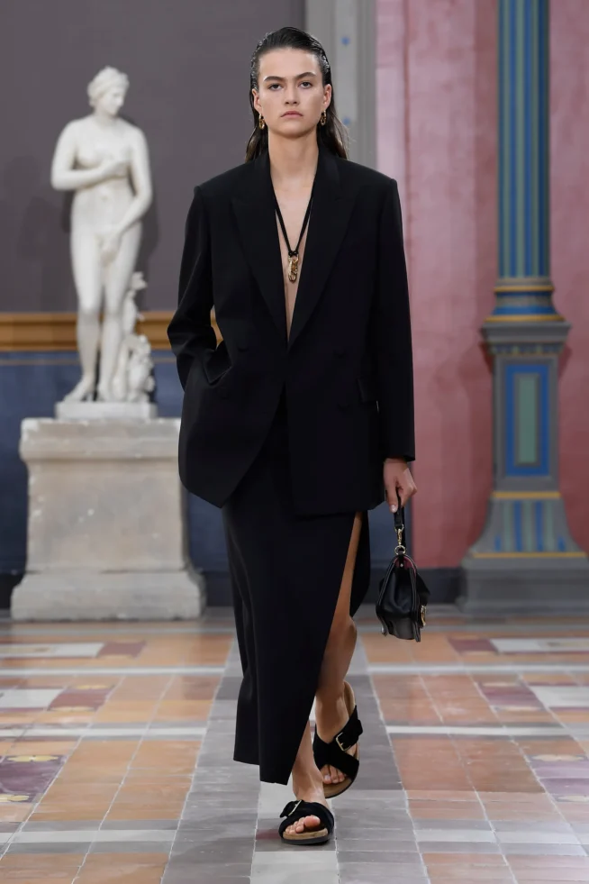 00053-valentino-spring-2024-ready-to-wear-credit-brand