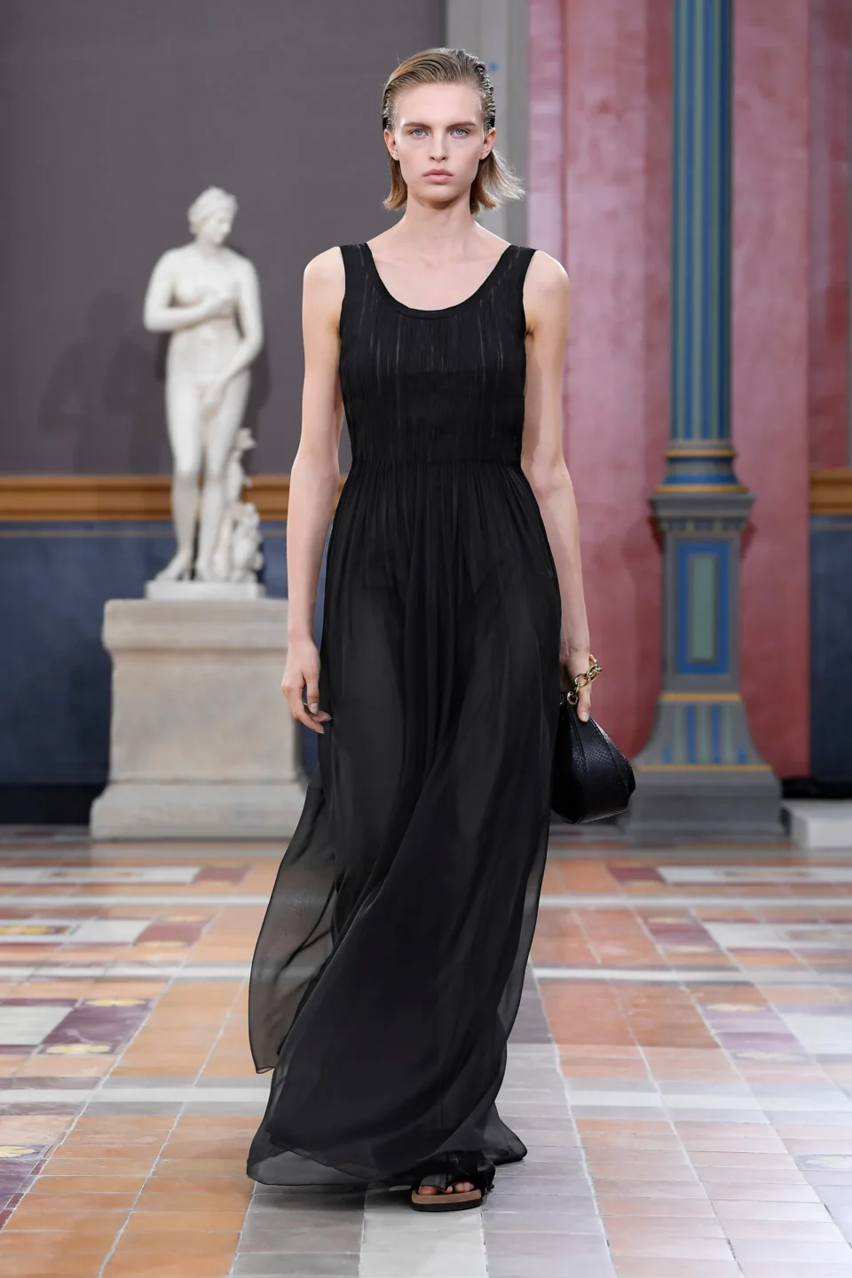 00054-valentino-spring-2024-ready-to-wear-credit-brand