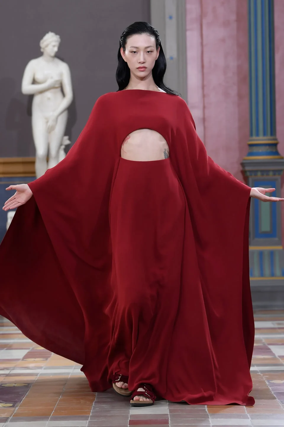 00062-valentino-spring-2024-ready-to-wear-credit-brand