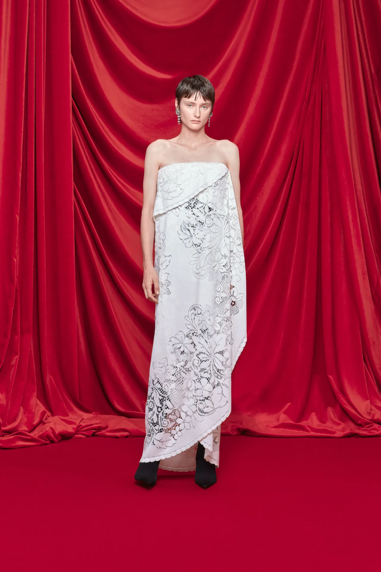 00063-balenciaga-spring-2024-ready-to-wear-credit-brand