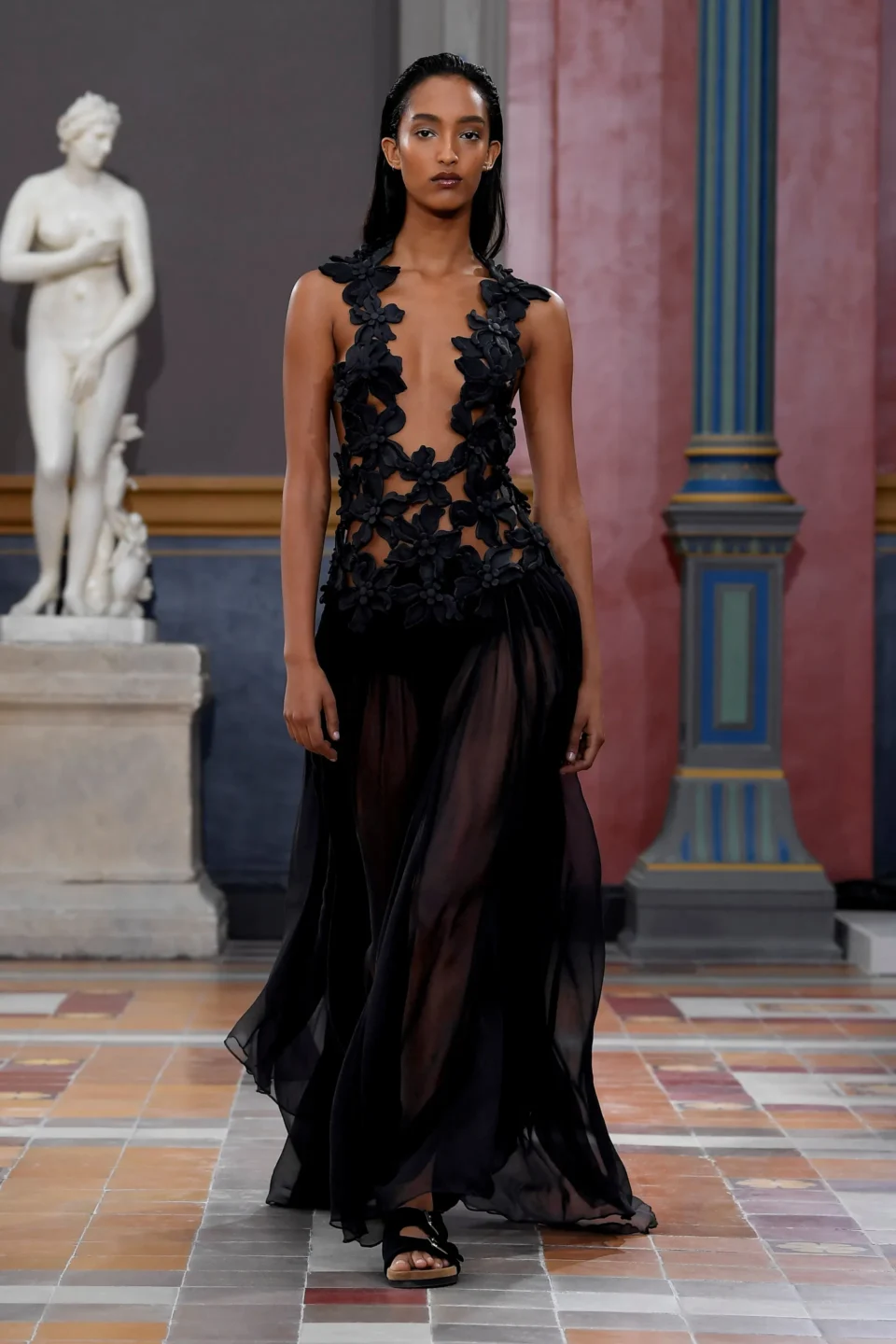 00064-valentino-spring-2024-ready-to-wear-credit-brand