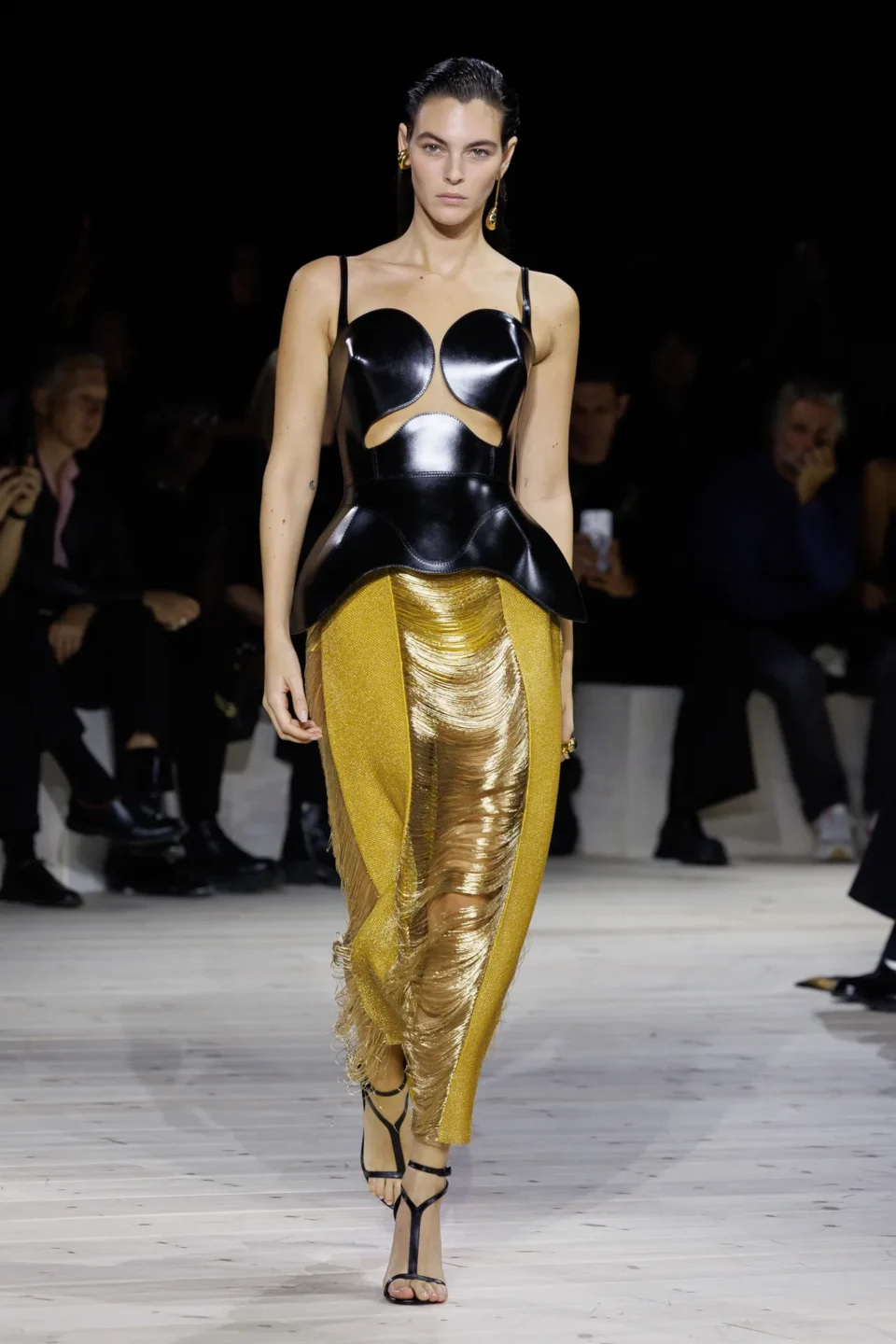 Alexander_McQueen_RTW_SS24_02