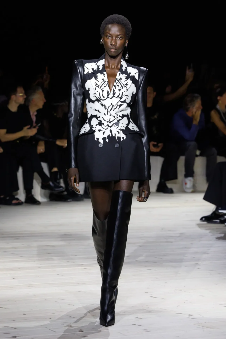 Alexander_McQueen_RTW_SS24_28