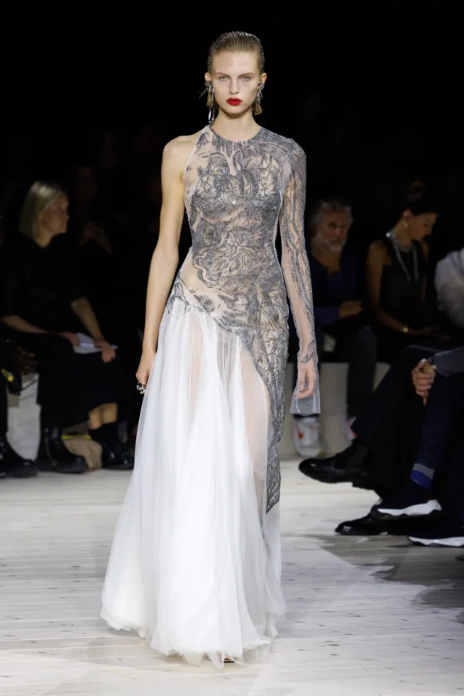 Alexander_McQueen_RTW_SS24_44