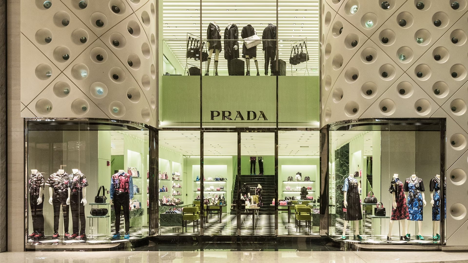 Grupo Prada e Amazon se juntam para combater falsificações da marca na plataforma