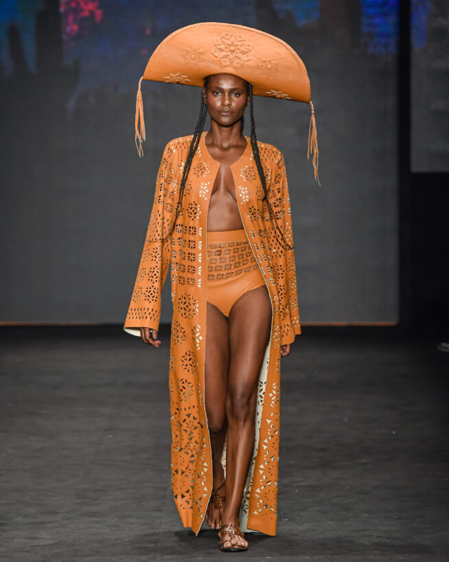 Santa Resistencia

SPFW N56

Foto: Ze Takahashi/ @agfotosite