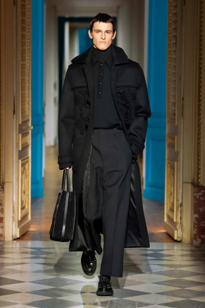 00001-valentino-fall-2024-mens-credit-brand