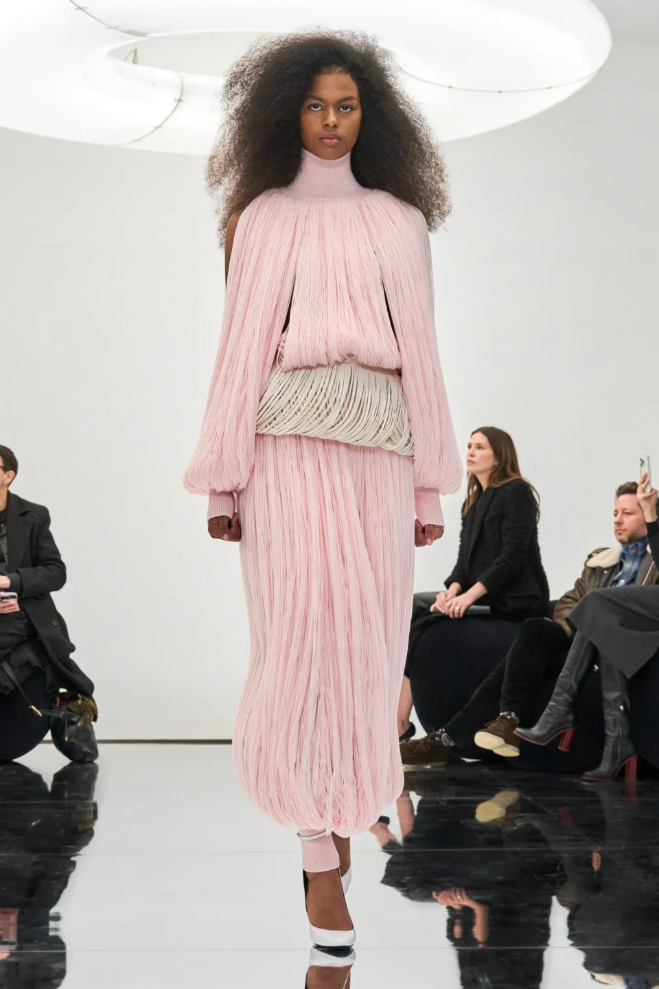 00002-alaia-fall-2024-ready-to-wear-credit-brand