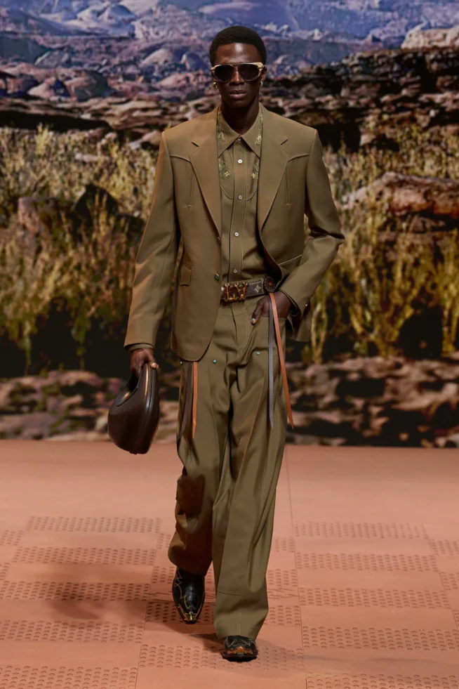 00002-louis-vuitton-fall-2024-menswear-credit-gorunway