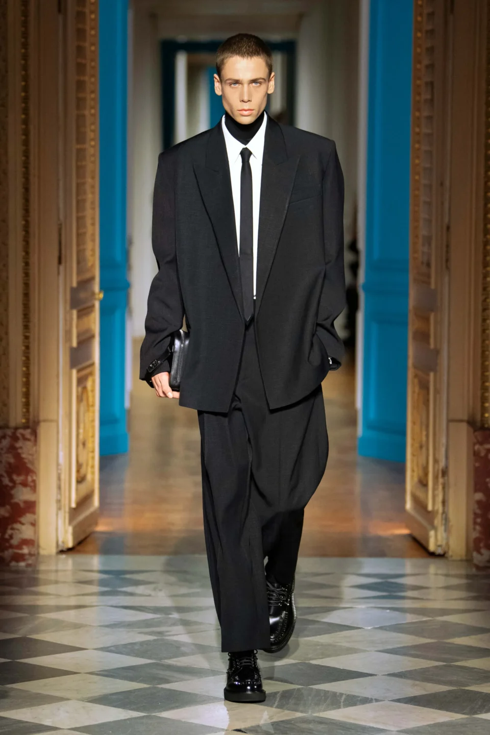 00003-valentino-fall-2024-mens-credit-brand