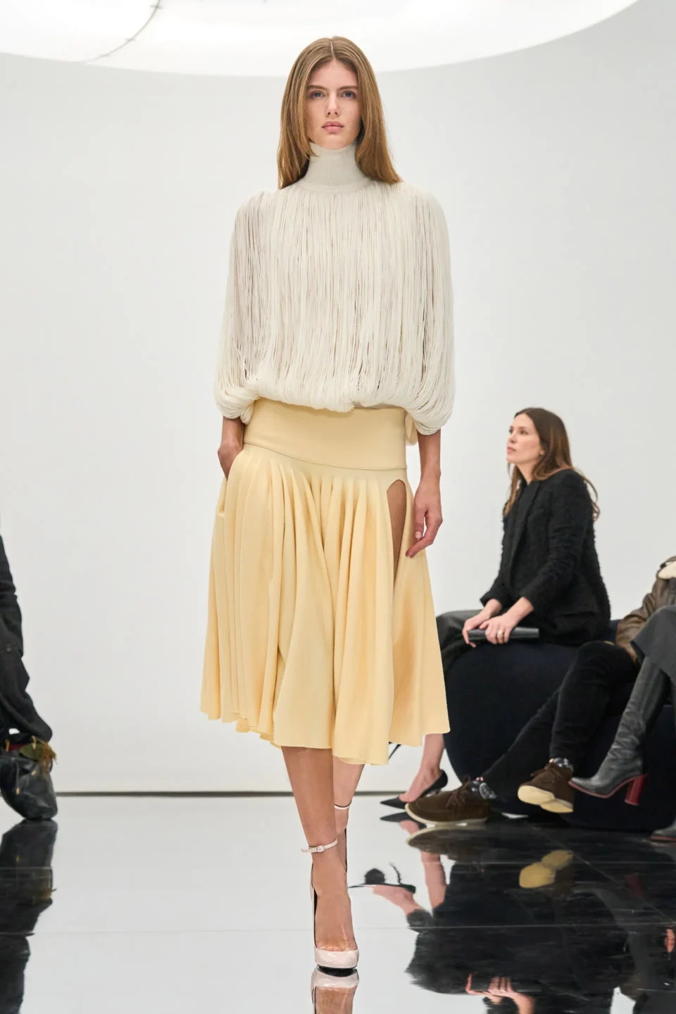 00004-alaia-fall-2024-ready-to-wear-credit-brand
