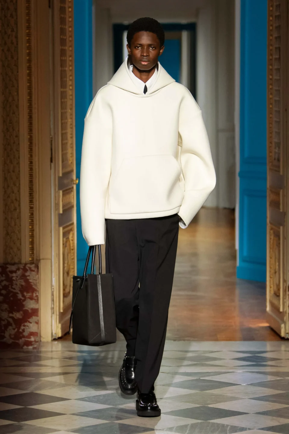 00005-valentino-fall-2024-mens-credit-brand