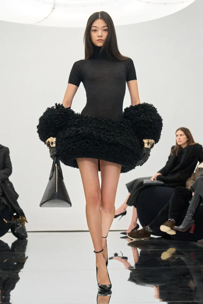 00010-alaia-fall-2024-ready-to-wear-credit-brand