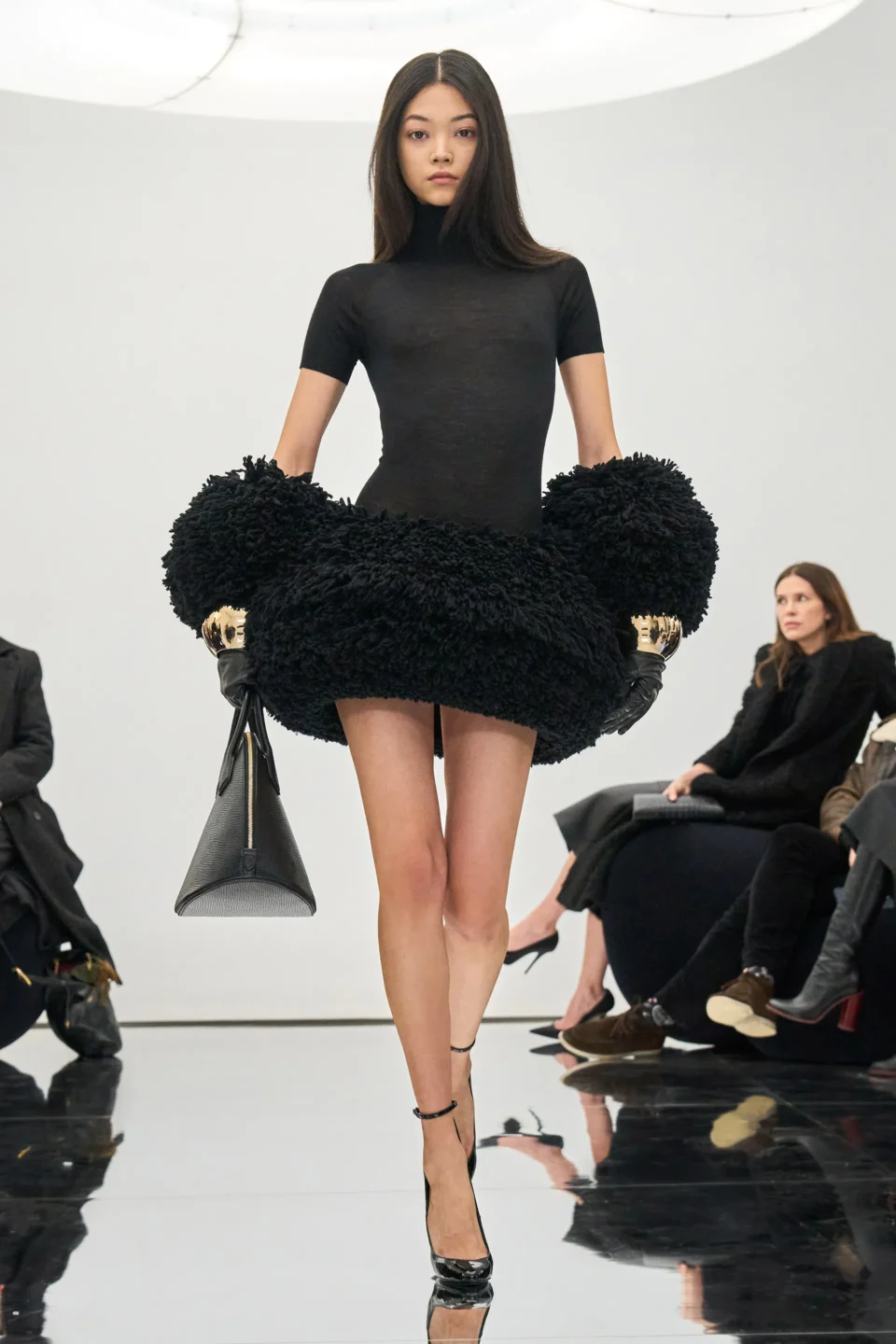 00010-alaia-fall-2024-ready-to-wear-credit-brand