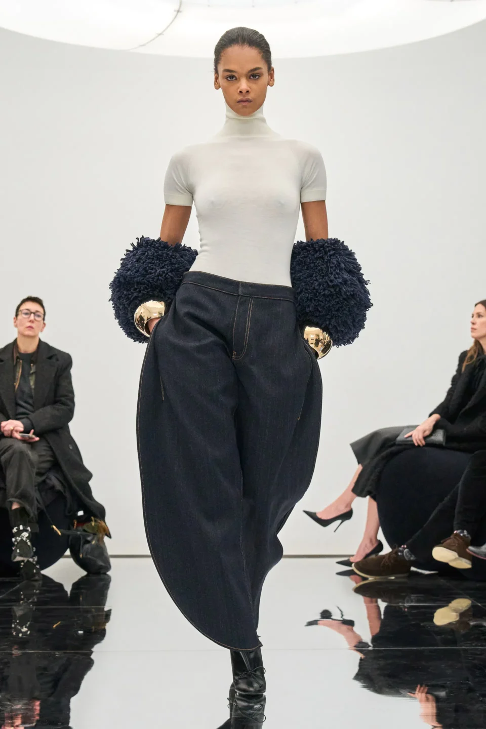 00014-alaia-fall-2024-ready-to-wear-credit-brand