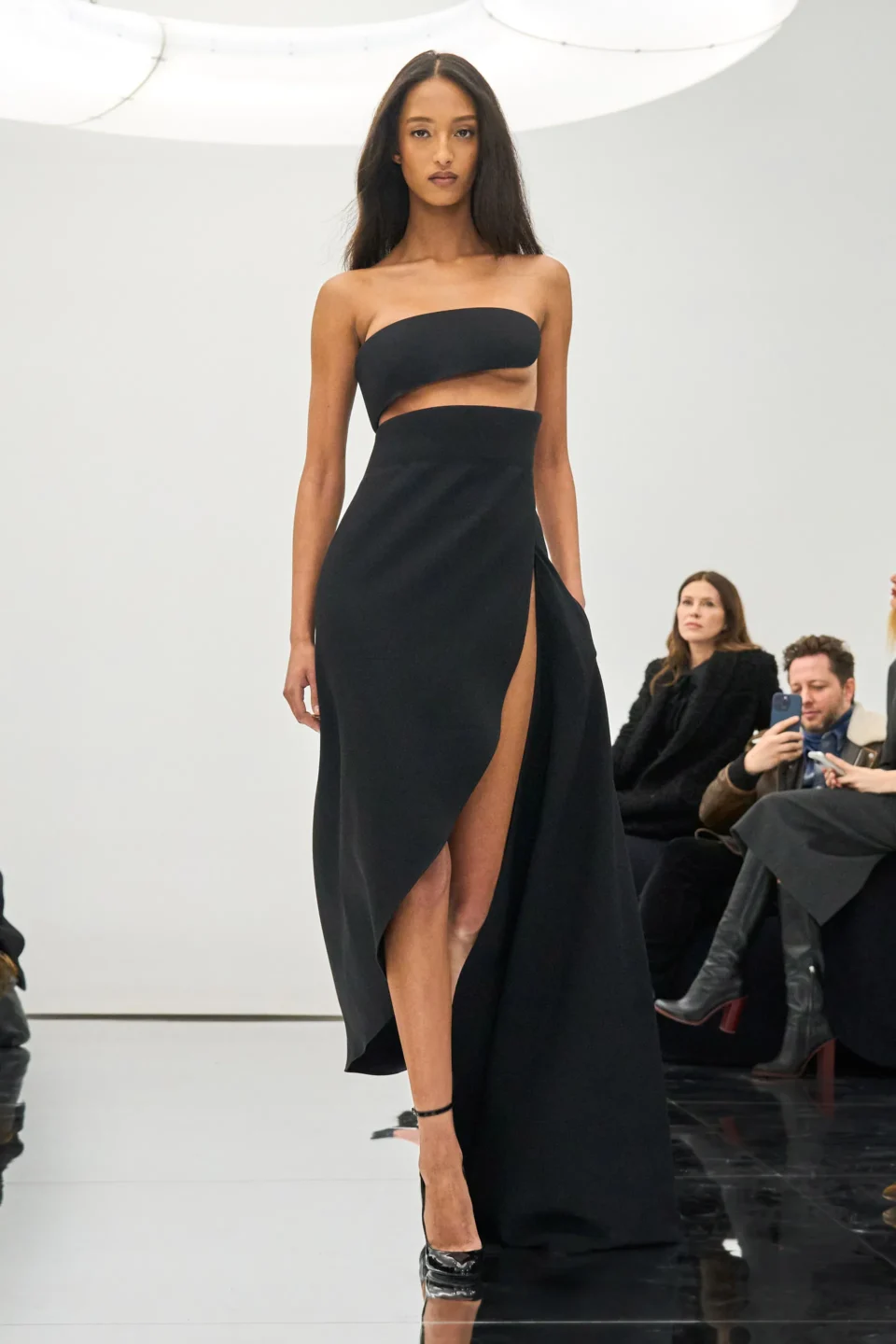 00019-alaia-fall-2024-ready-to-wear-credit-brand