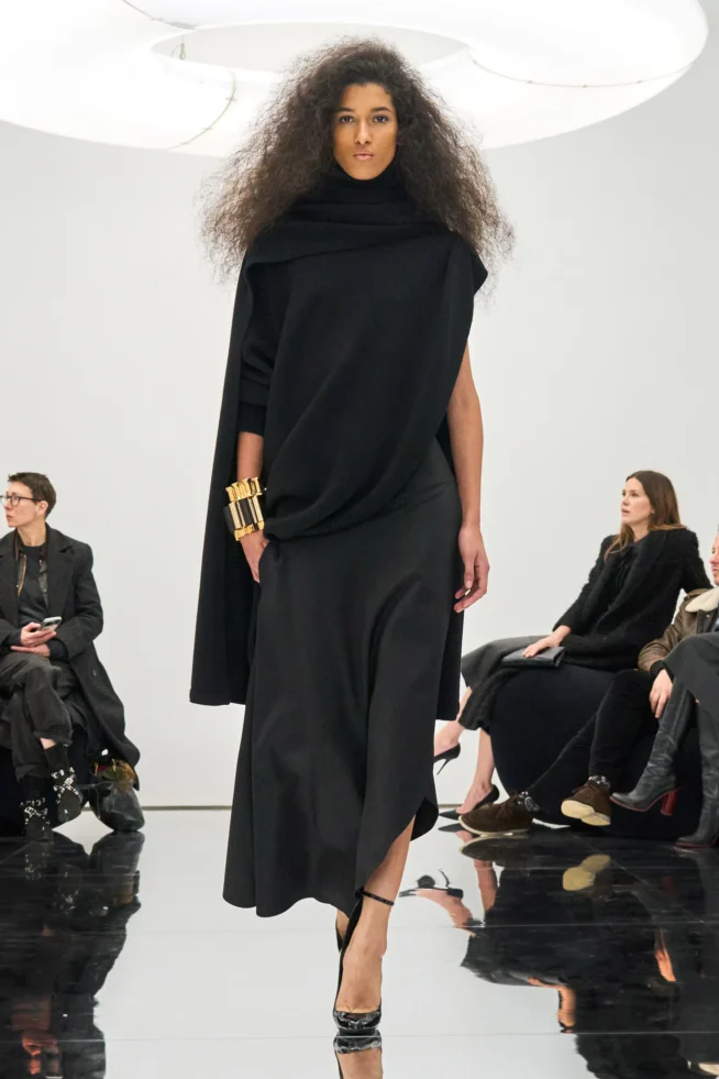 00021-alaia-fall-2024-ready-to-wear-credit-brand
