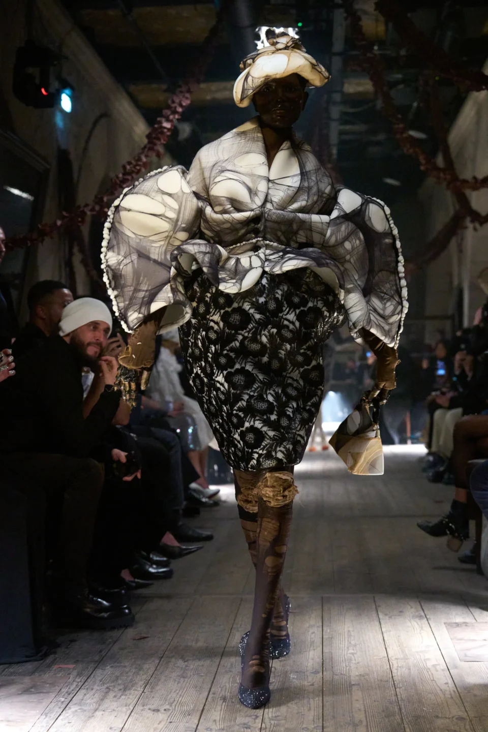 00021-maison-margiela-spring-2024-couture-credit-gorunway