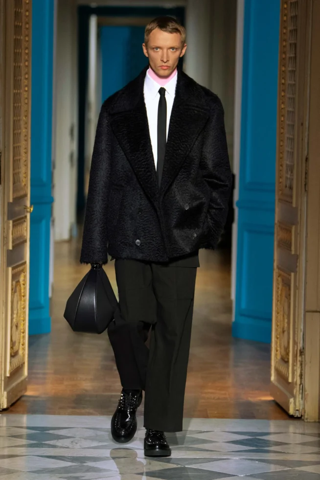 00021-valentino-fall-2024-mens-credit-brand