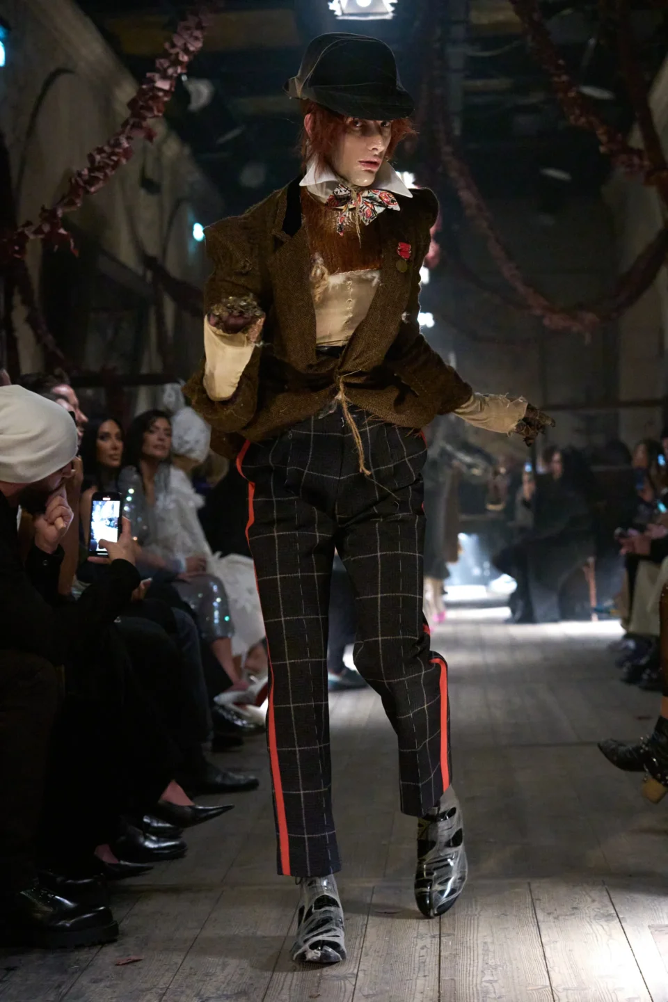 00023-maison-margiela-spring-2024-couture-credit-gorunway