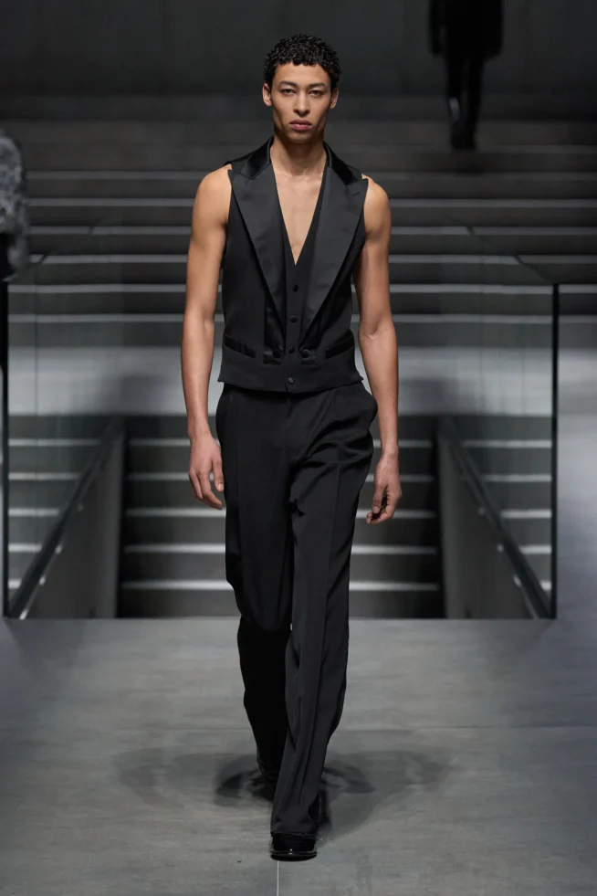 00024-dolce-and-gabbana-fall-2024-menswear-credit-gorunway