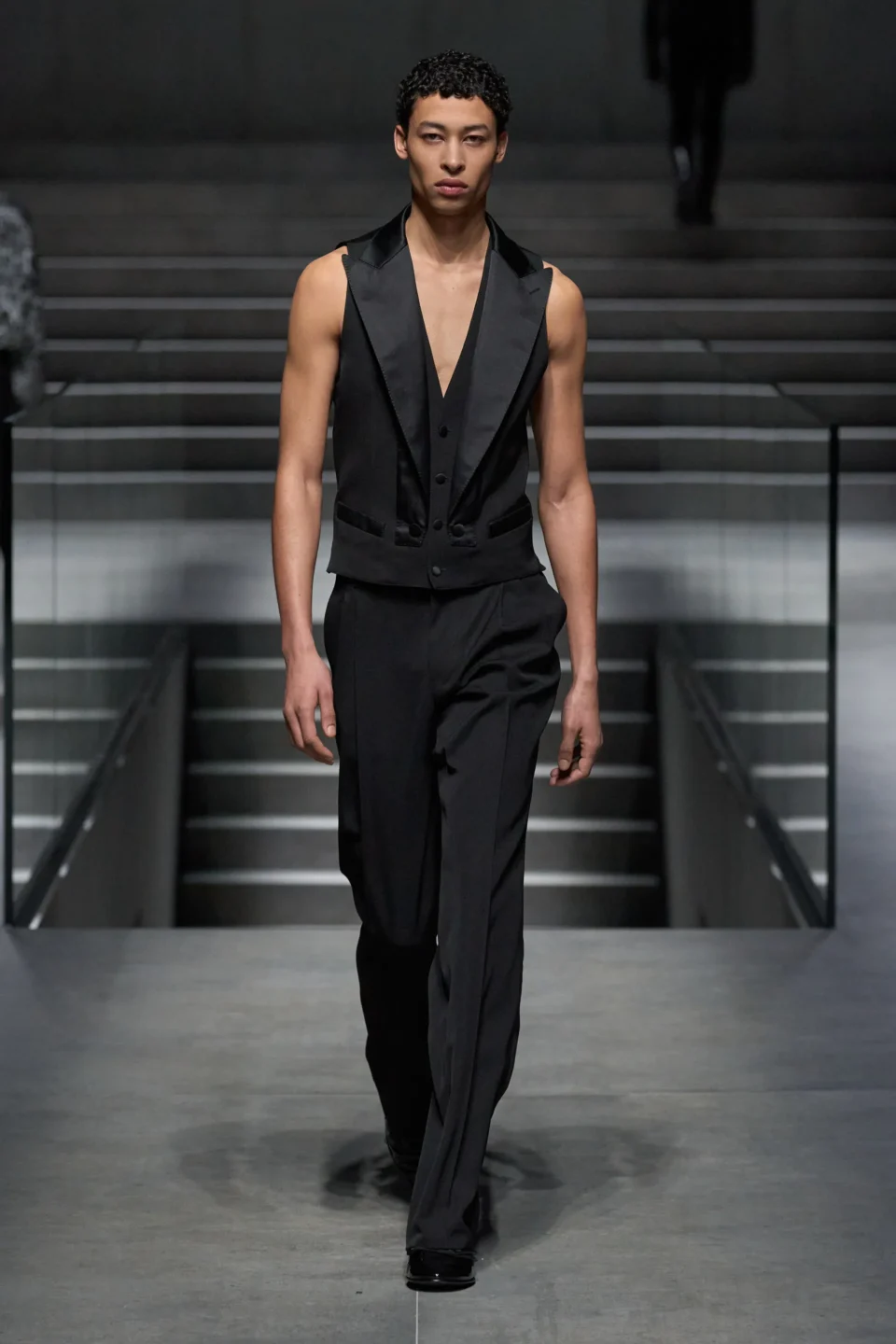 00024-dolce-and-gabbana-fall-2024-menswear-credit-gorunway