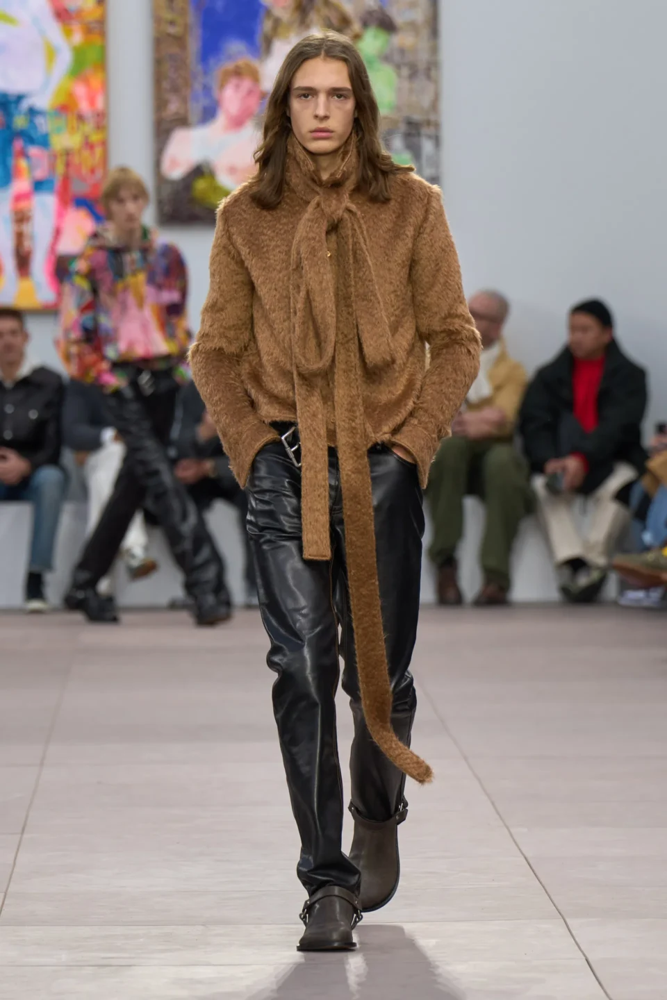 00025-loewe-fall-2024-mens-credit-gorunway