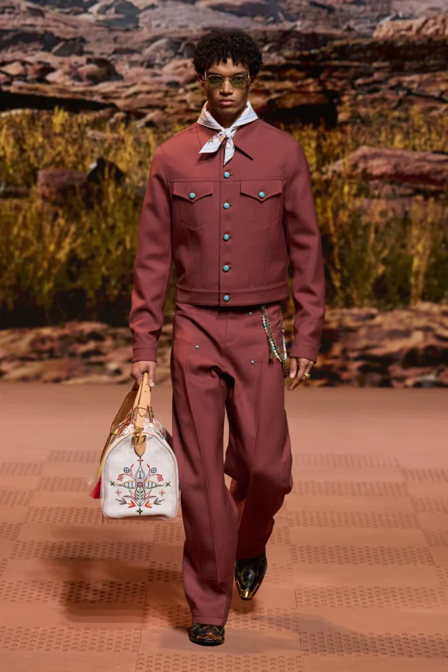 00025-louis-vuitton-fall-2024-menswear-credit-gorunway