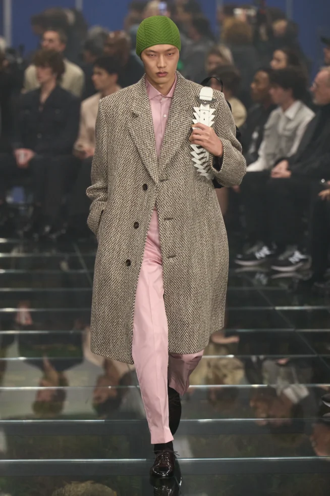 00025-prada-fall-2024-menswear-credit-gorunway