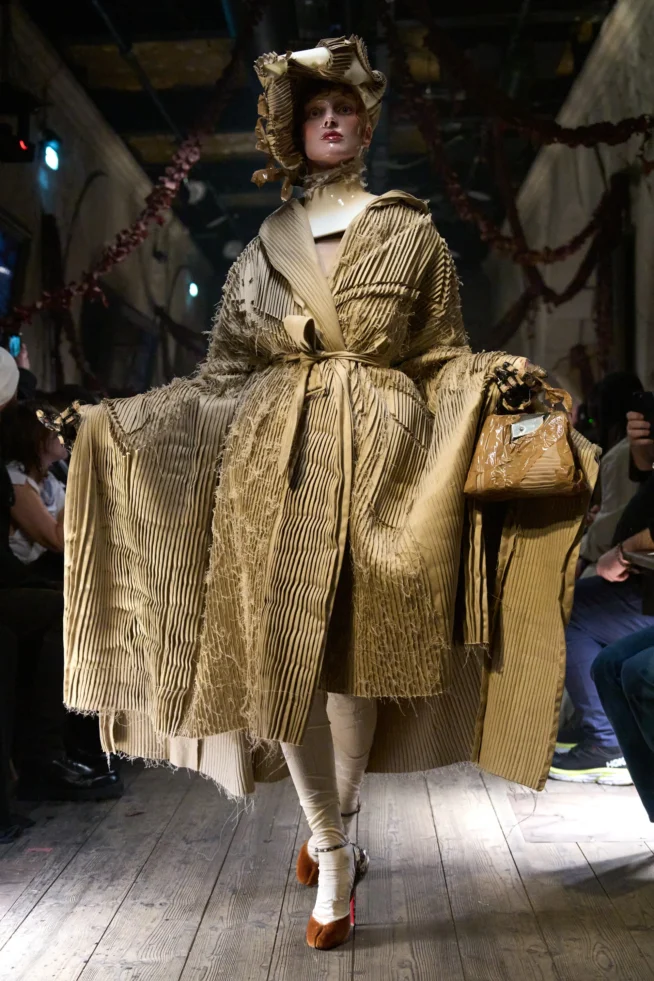00026-maison-margiela-spring-2024-couture-credit-gorunway