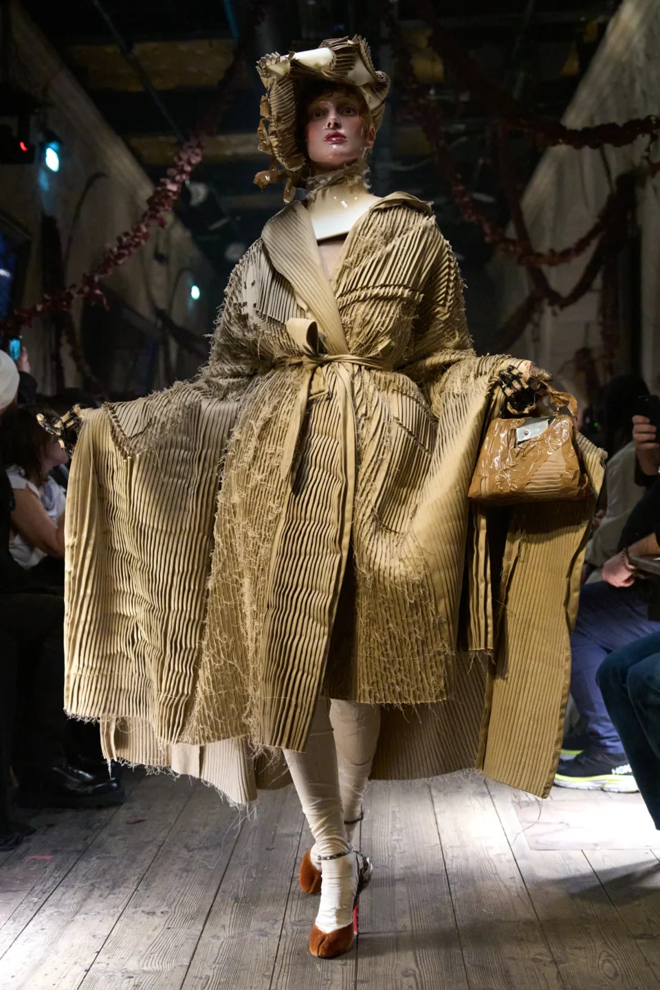00026-maison-margiela-spring-2024-couture-credit-gorunway