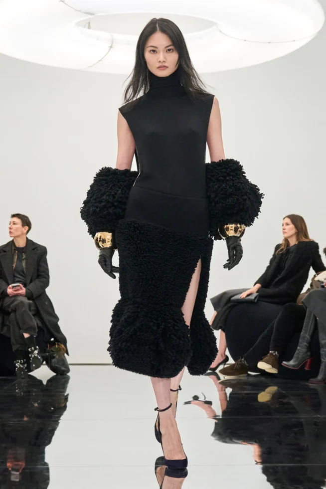 00033-alaia-fall-2024-ready-to-wear-credit-brand