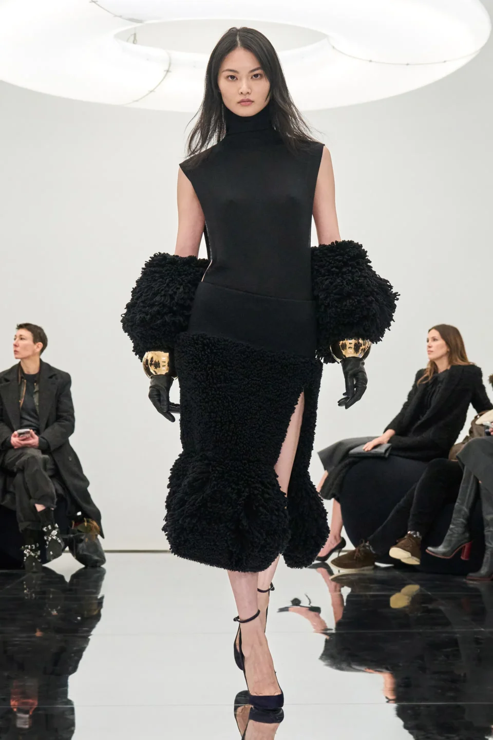 00033-alaia-fall-2024-ready-to-wear-credit-brand