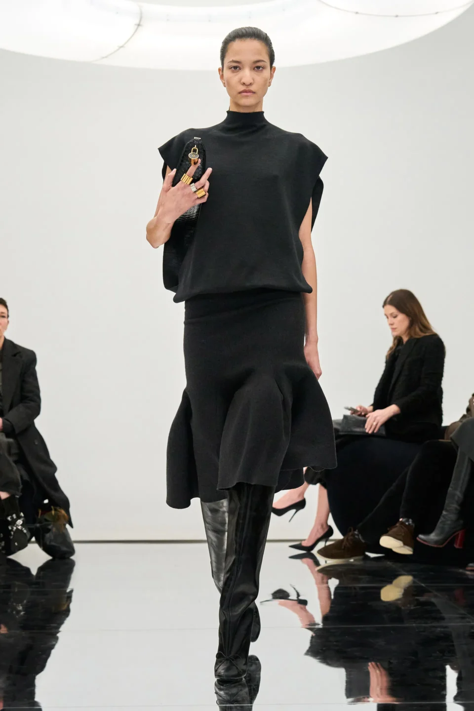 00034-alaia-fall-2024-ready-to-wear-credit-brand
