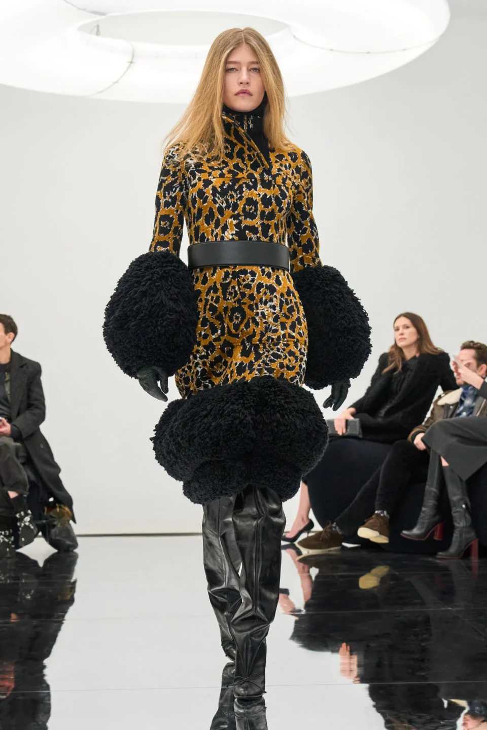 00036-alaia-fall-2024-ready-to-wear-credit-brand