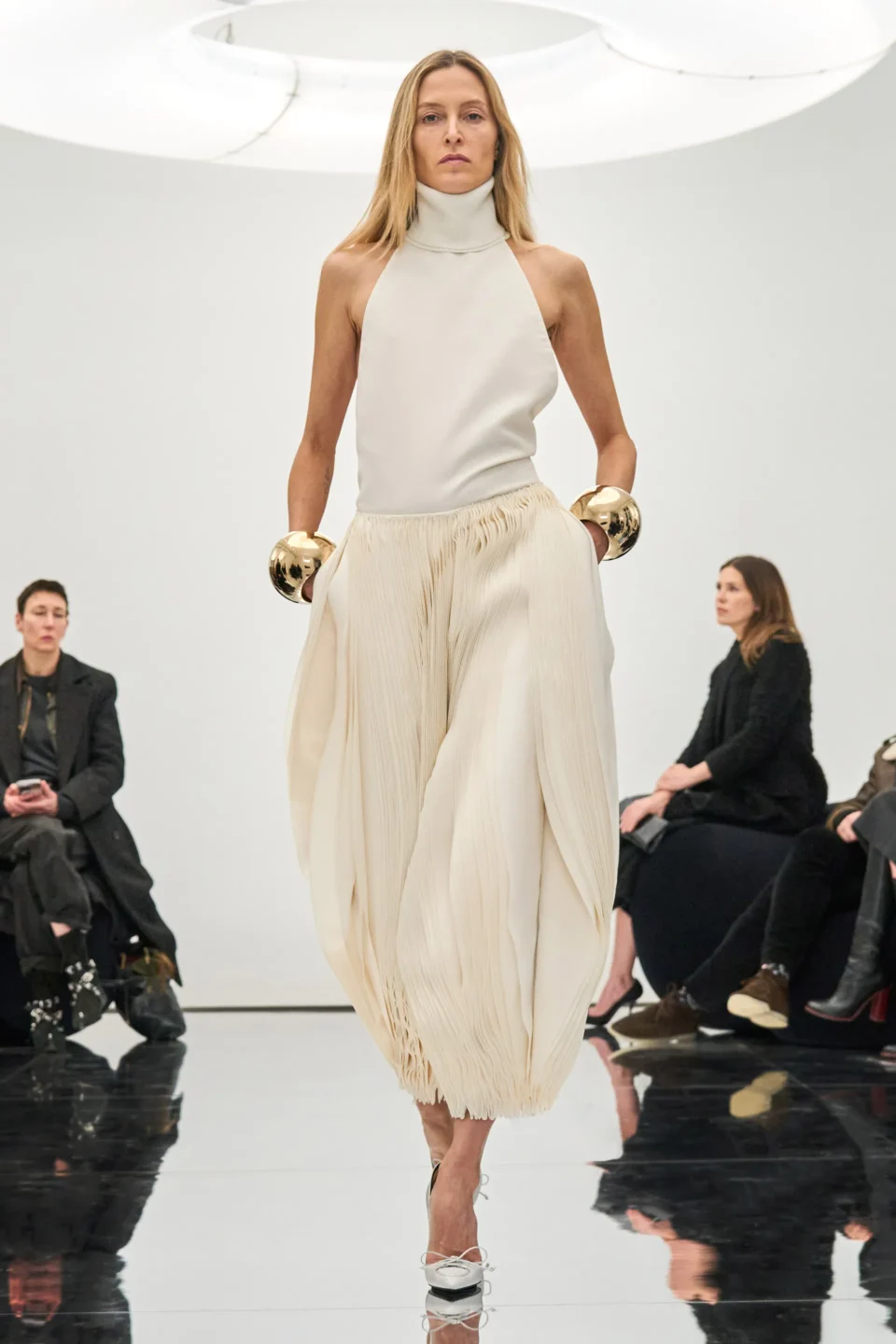 00038-alaia-fall-2024-ready-to-wear-credit-brand