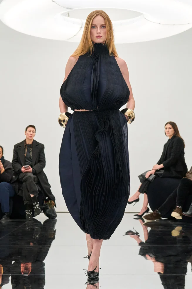 00042-alaia-fall-2024-ready-to-wear-credit-brand