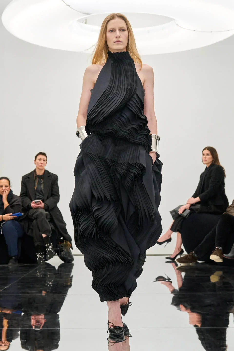 00043-alaia-fall-2024-ready-to-wear-credit-brand