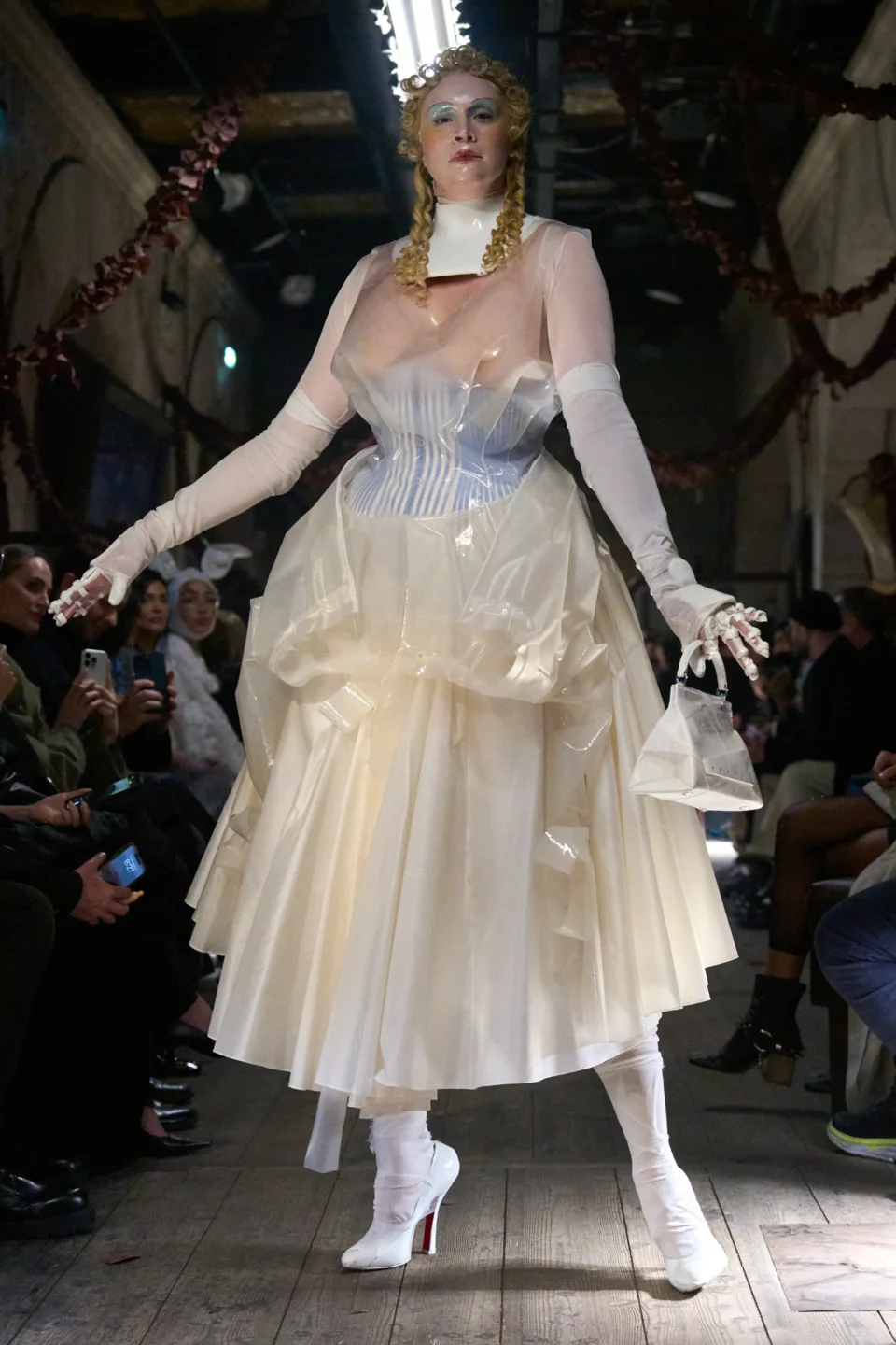 00043-maison-margiela-spring-2024-couture-credit-gorunway