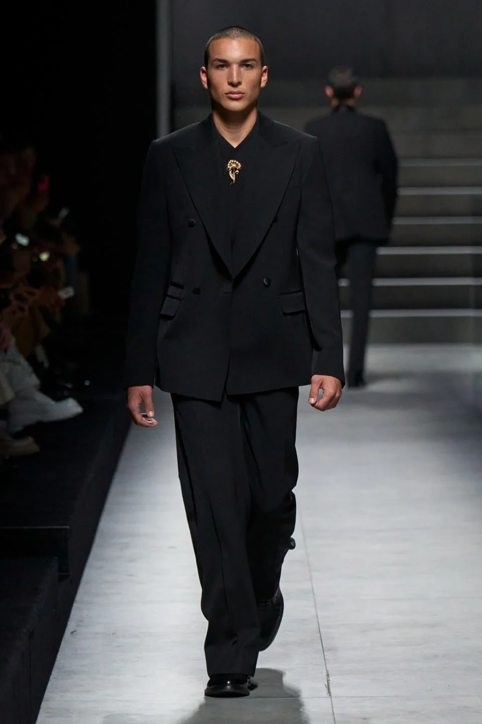 00049-dolce-and-gabbana-fall-2024-menswear-credit-gorunway