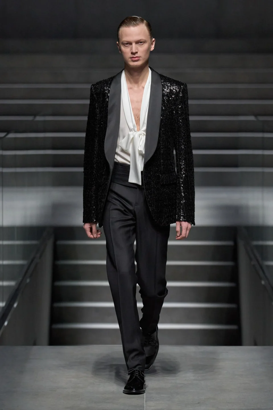 00056-dolce-and-gabbana-fall-2024-menswear-credit-gorunway
