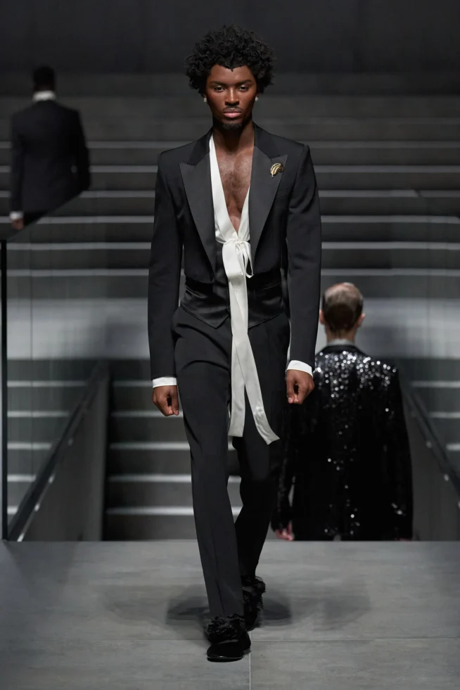 00060-dolce-and-gabbana-fall-2024-menswear-credit-gorunway