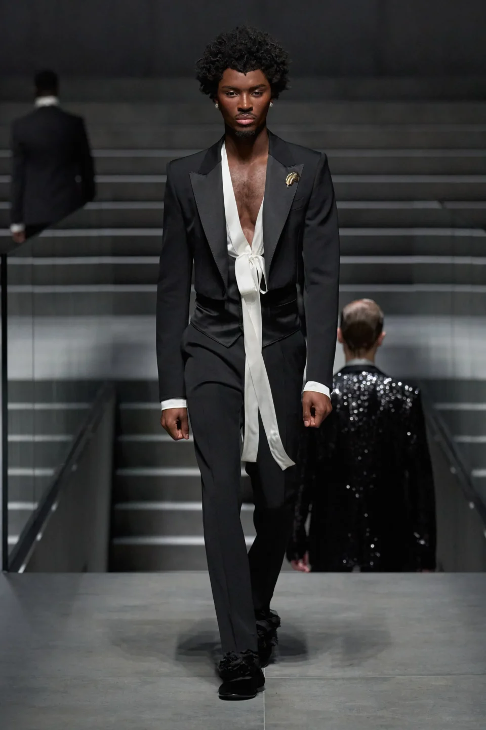 00060-dolce-and-gabbana-fall-2024-menswear-credit-gorunway